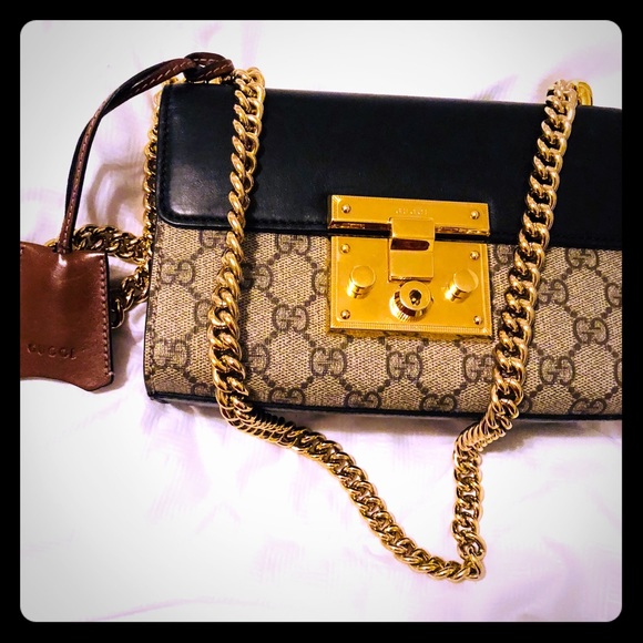Gucci Handbags - Authentic Gucci shoulder bag